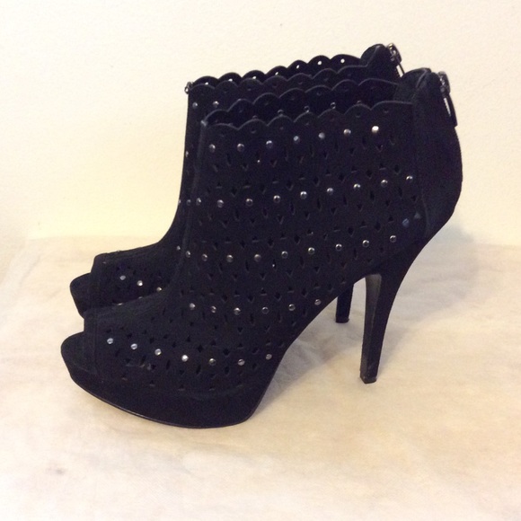 enzo angiolini black booties